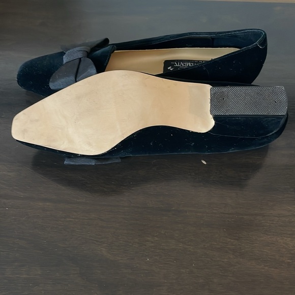 Black Velvet Candid Statements loafers with slight heal and black bow size 8M - Picture 6 of 7